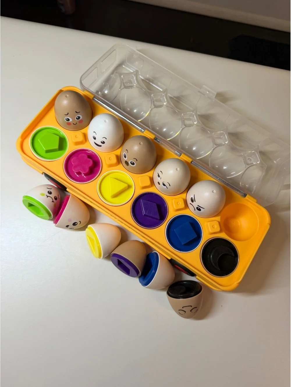 Eggxpress Toy Bus with 11 of 12 Expressive Eggs